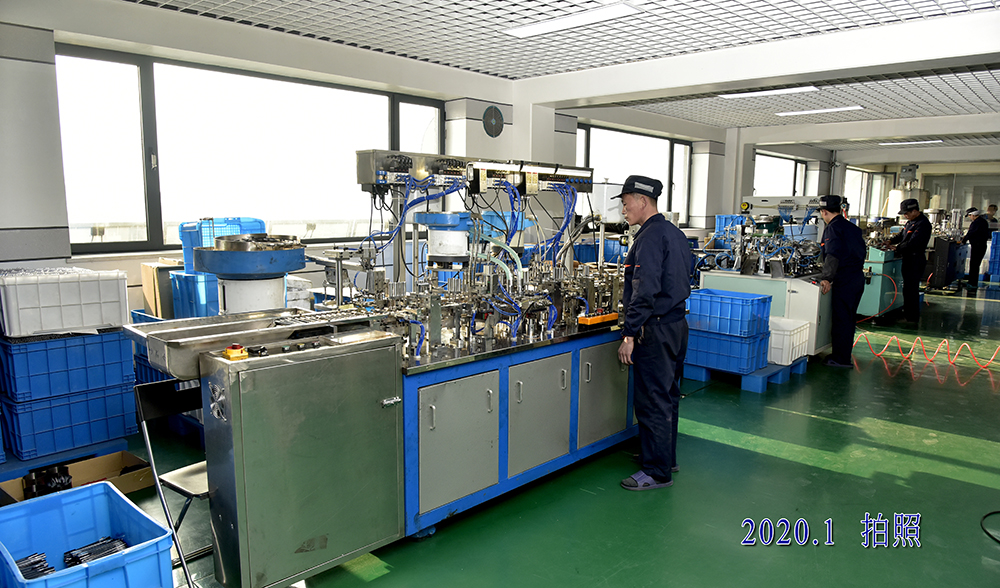 龙峰学习用品厂
