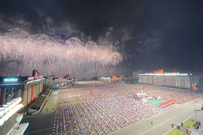 盛大庆祝朝鲜劳动党第七次代表大会