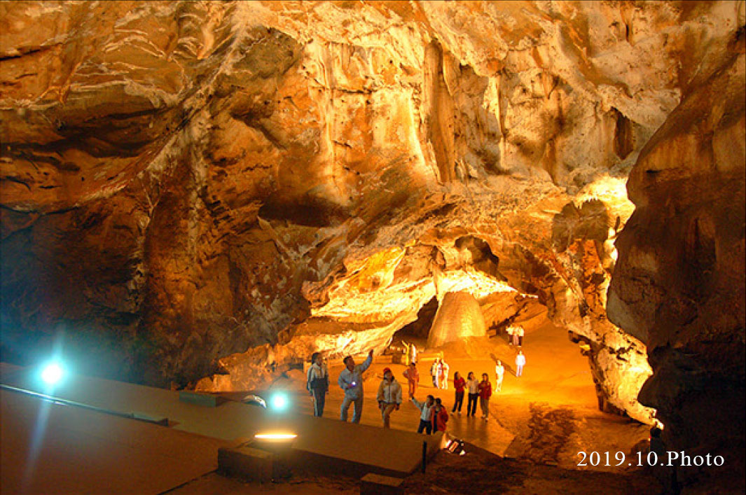 Ryongmun Cavern, an Underground Scenic Beauty