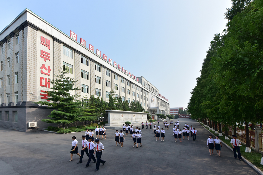 平壤韩德铢轻工业大学
