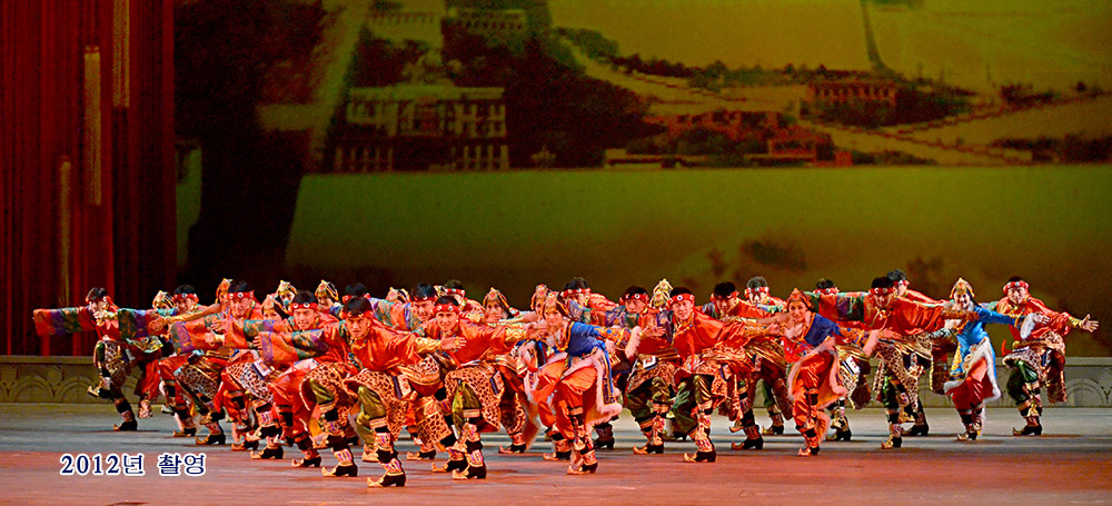 국제적인 예술축전《4월의 봄 친선예술축전》(2)