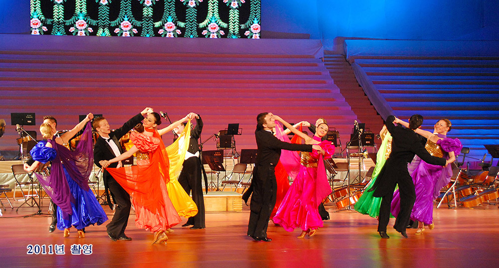 국제적인 예술축전《4월의 봄 친선예술축전》(2)