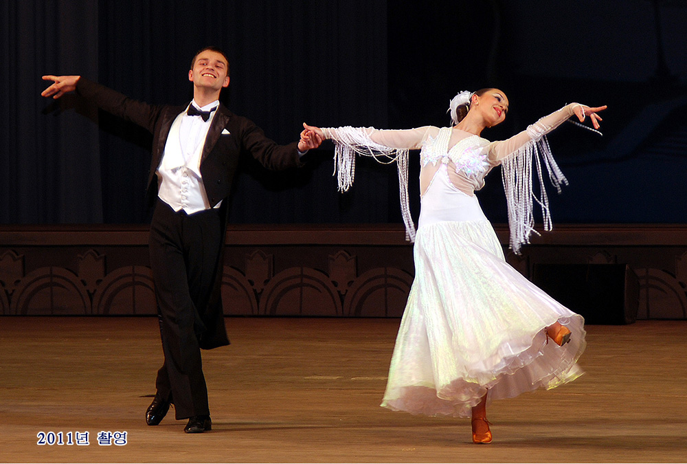 국제적인 예술축전《4월의 봄 친선예술축전》(2)