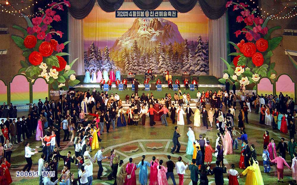 국제적인 예술축전《4월의 봄 친선예술축전》(2)
