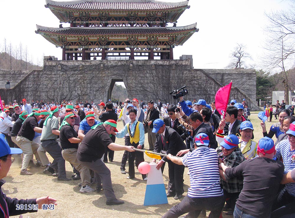 국제적인 예술축전《4월의 봄 친선예술축전》(2)