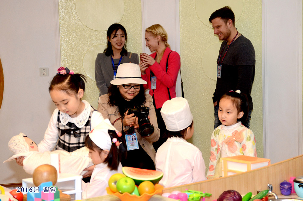 국제적인 예술축전《4월의 봄 친선예술축전》(2)