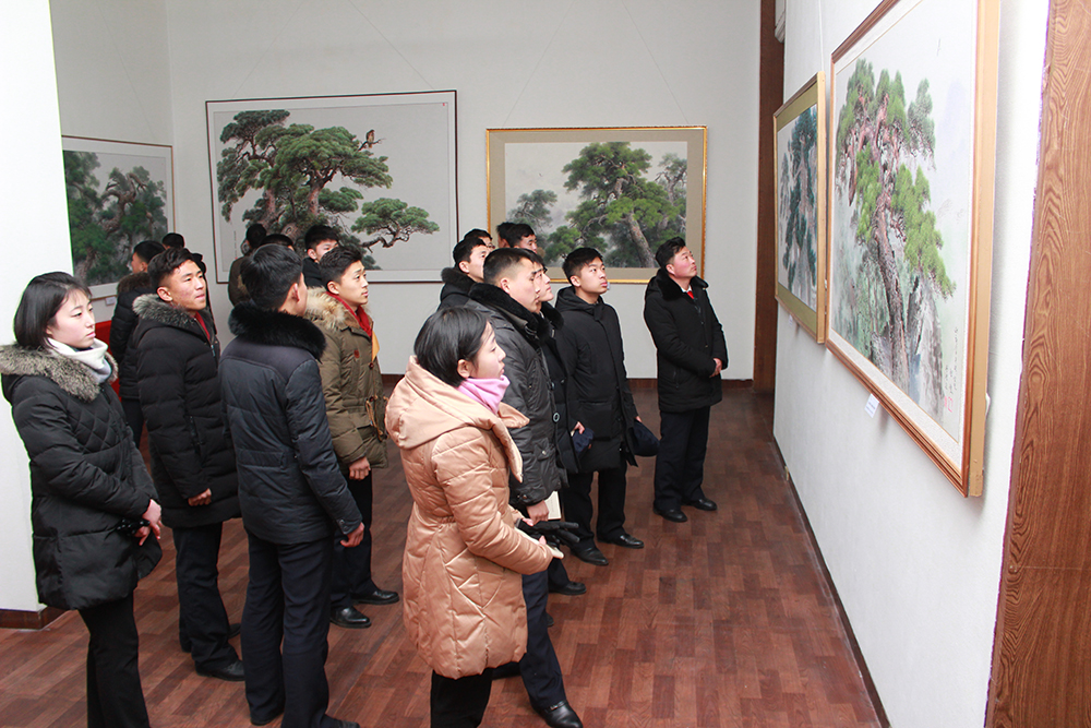 庆祝光明星节美术作品展览会“朝鲜的国树——松树”