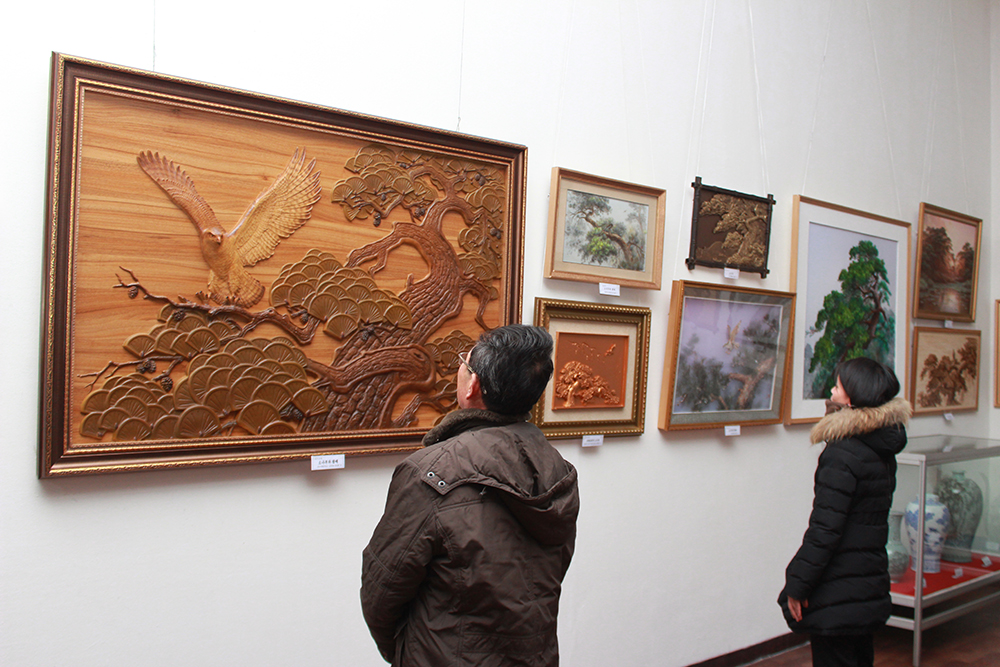 庆祝光明星节美术作品展览会“朝鲜的国树——松树”