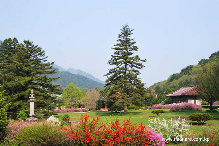 妙香山の普賢寺