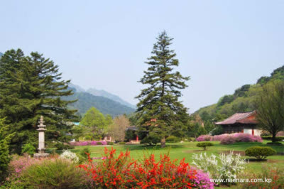 妙香山の普賢寺