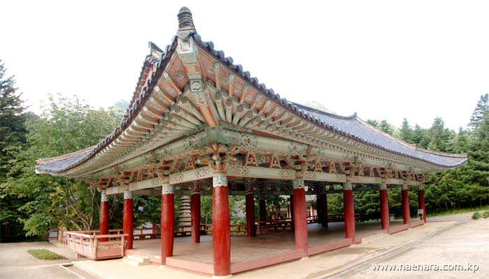妙香山の普賢寺