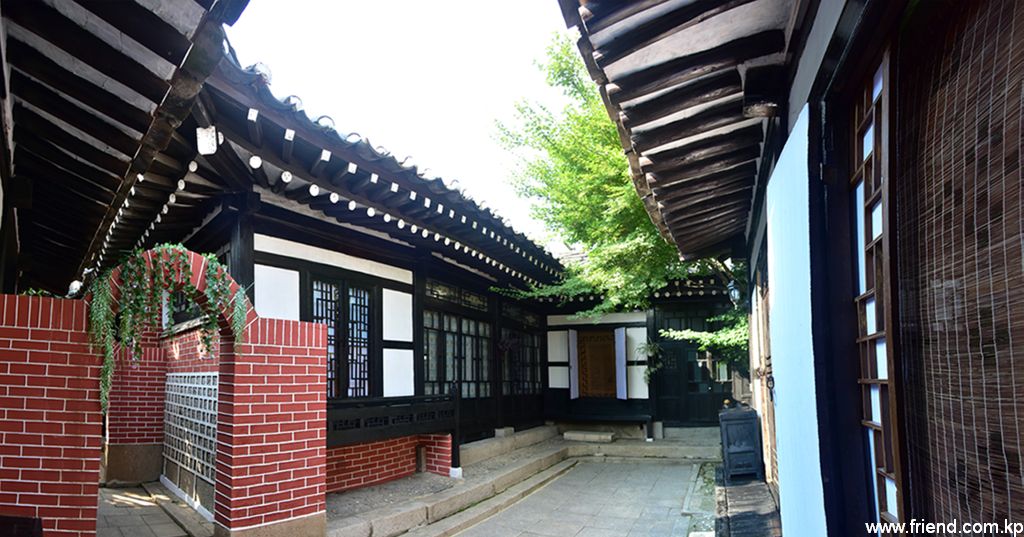 L’hôtel folklorique de Kaesong