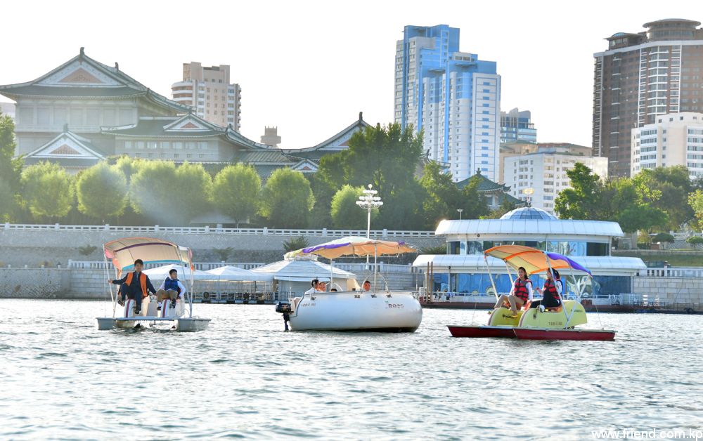 Пристань экскурсионного судна