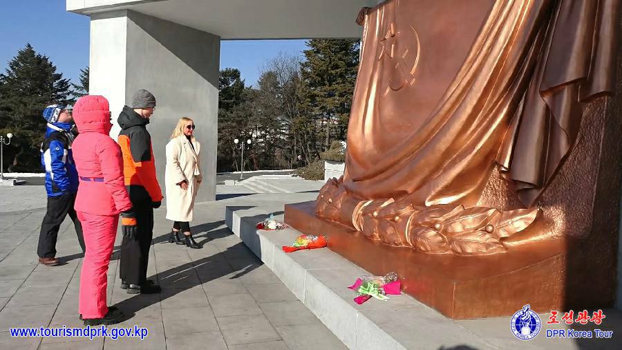 Russian tourists visit various places in Pyongyang