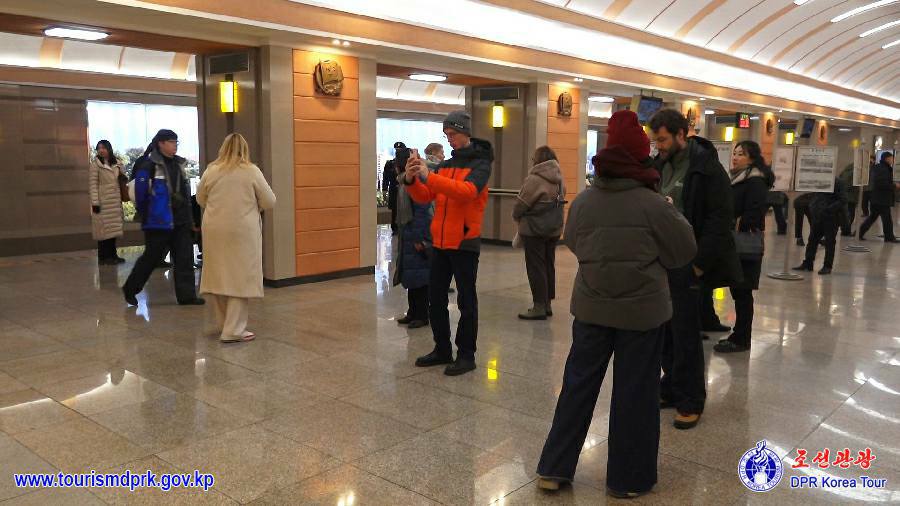 Russian tourists visit various places in Pyongyang