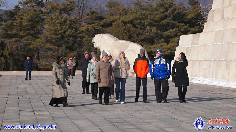 Russian tourists visit various places in Pyongyang