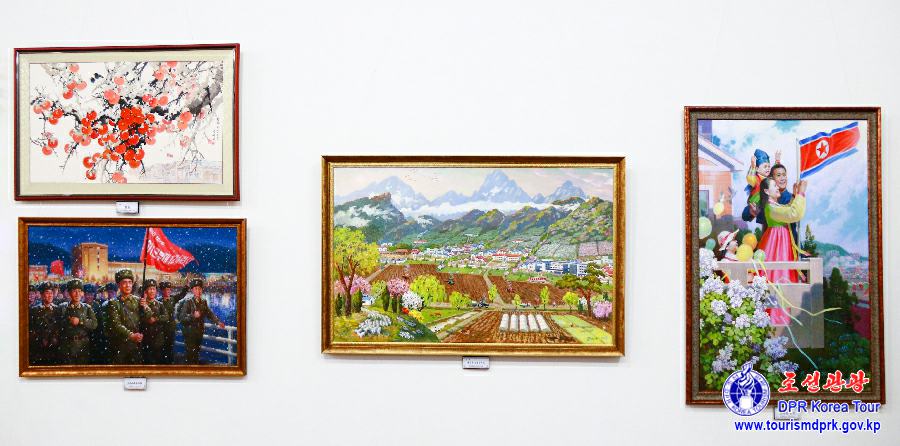 Fine art exhibition for aged artists held in celebration of the 113th birth anniversary of President Kim Il Sung