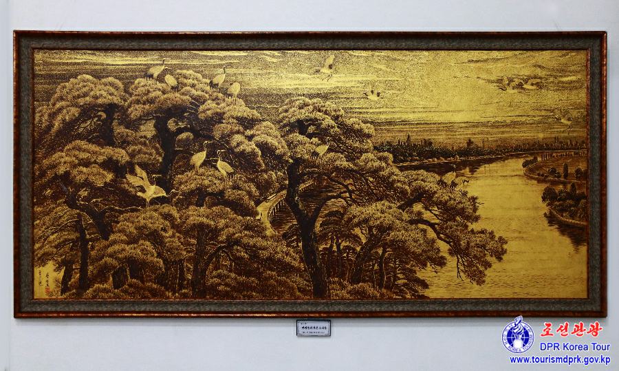 Fine art exhibition for aged artists held in celebration of the 113th birth anniversary of President Kim Il Sung
