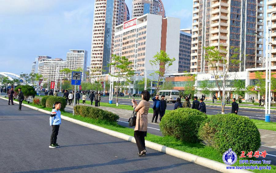 Hwasong Street on May Day