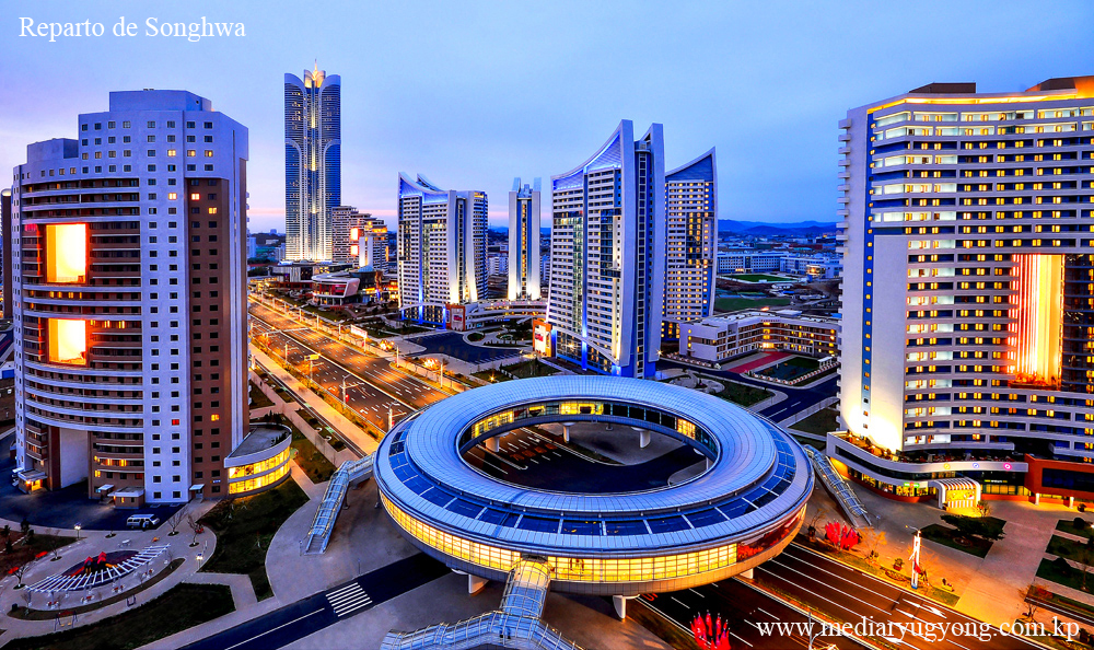 Panorama nocturno de Pyongyang