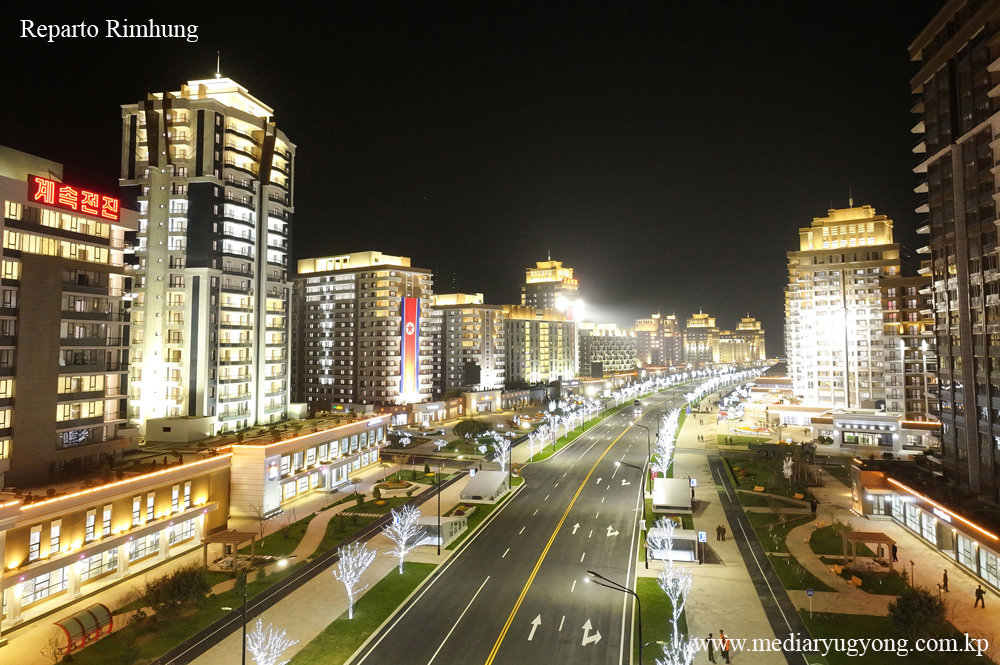 Panorama nocturno de Pyongyang
