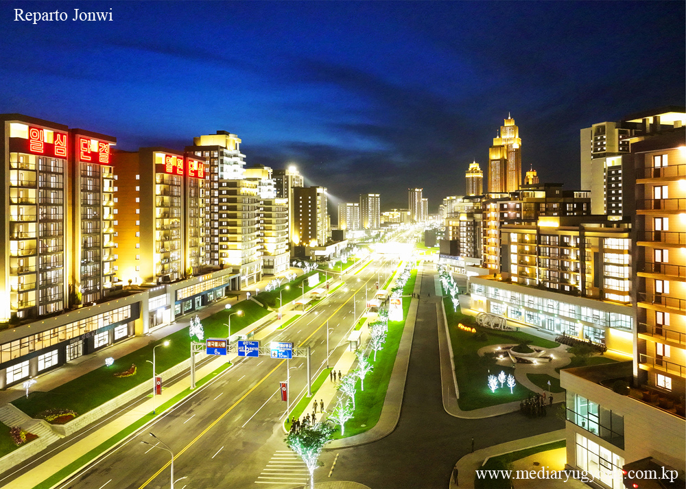 Panorama nocturno de Pyongyang