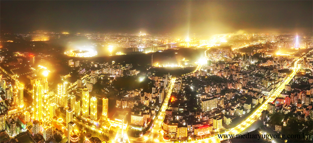 Panorama nocturno de Pyongyang