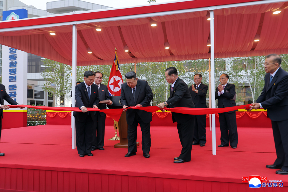 Solennelle cérémonie d’inauguration du complexe hospitalier de Pyongyang, monument à l’amour du peuple, surgi grâce au souhait ardent du PTC