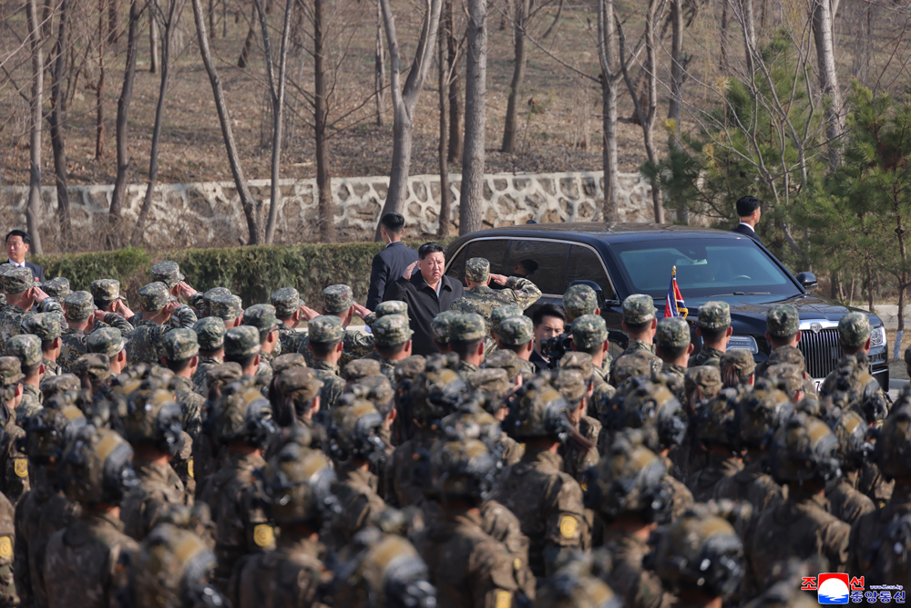 敬爱的金正恩同志了解朝鲜人民军各级特战部队训练情况